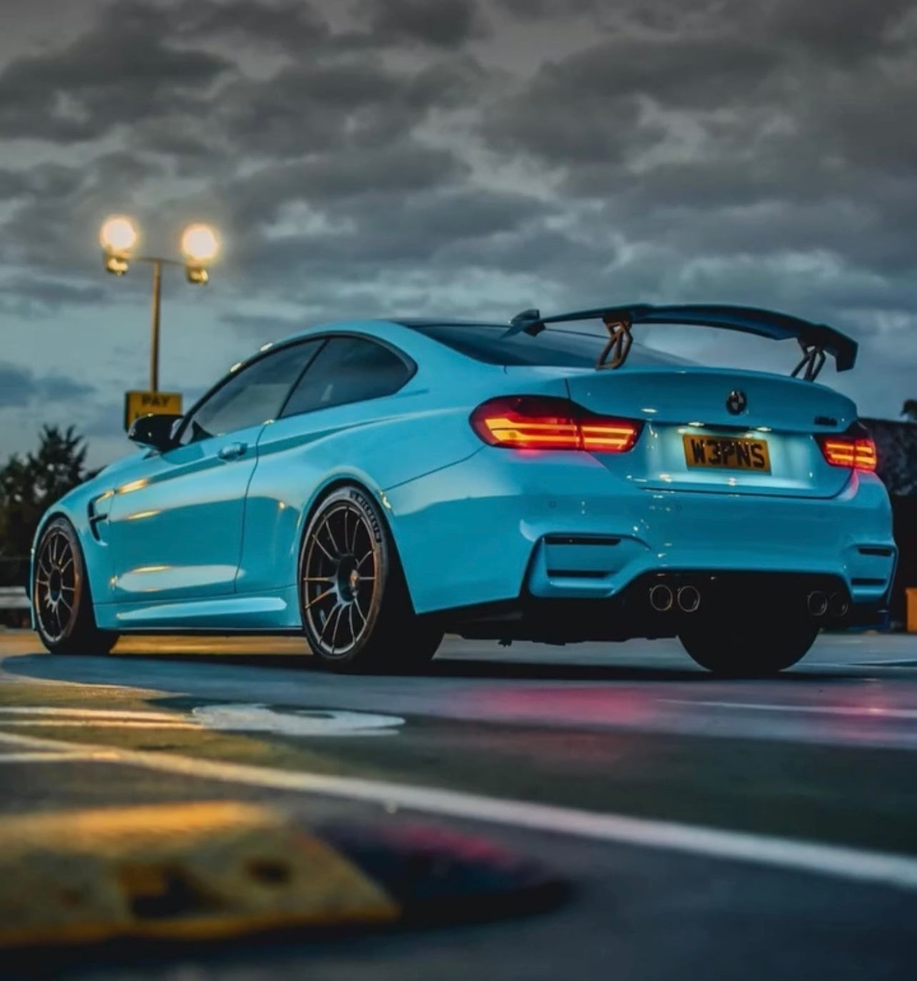 Carbon Fiber Rear Wing V Style - BMW F80 M3/F82 M4